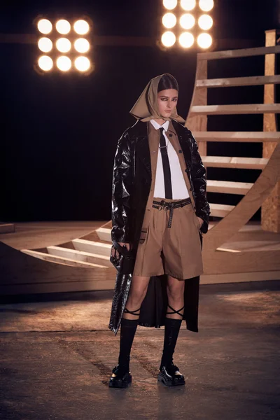 Look 11